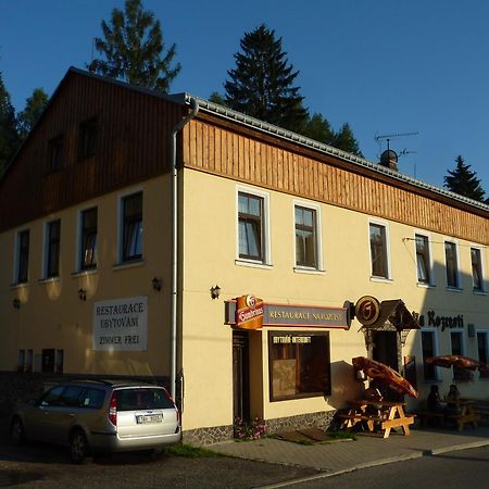 Penzion Na Rozcesti ヤノフ・ナト・ニソウ エクステリア 写真